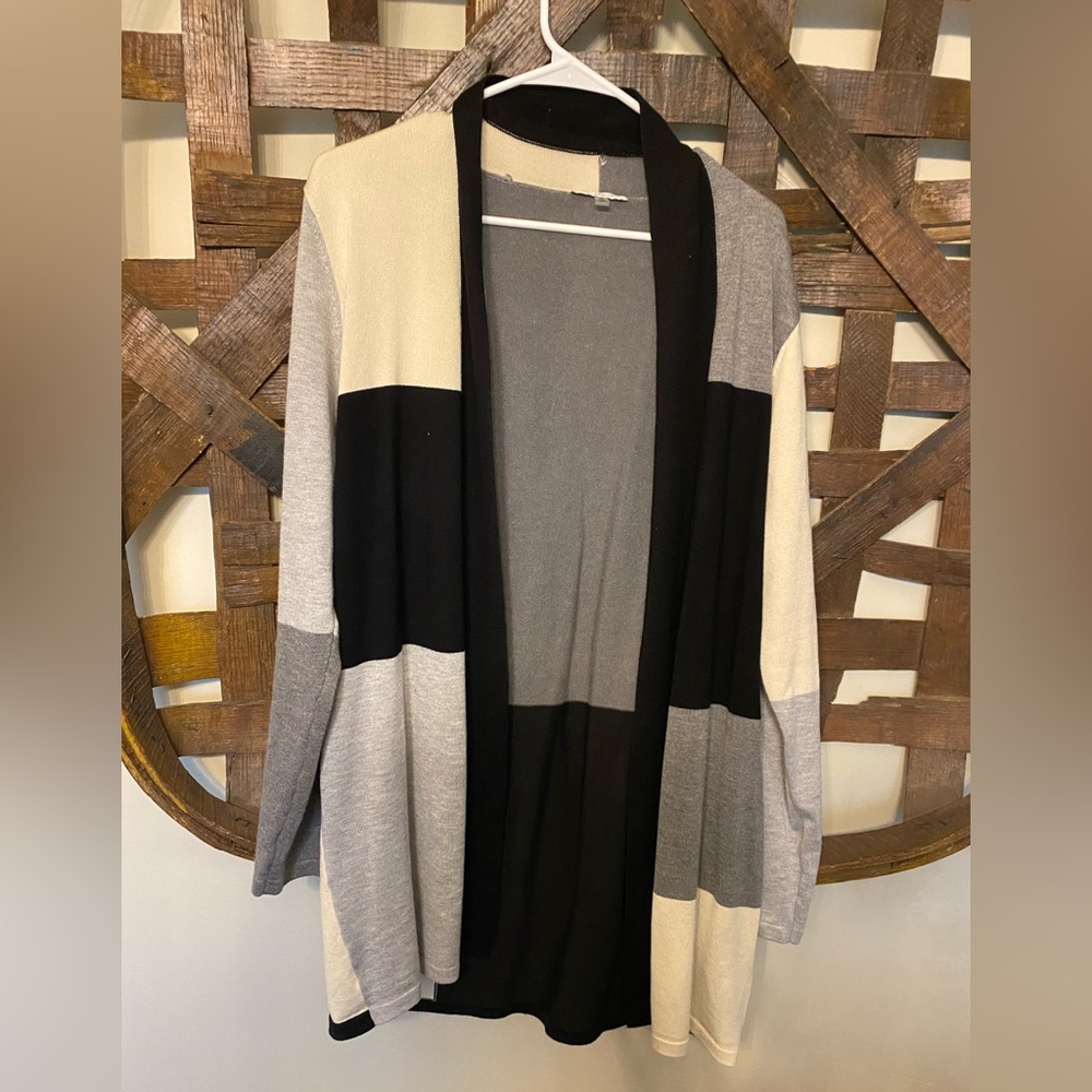 Color blocked (gray, cream, black) sweater.